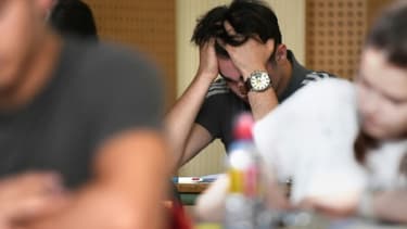 Un candidat au bac, pendant l'épreuve de philosophie, le 18 juin 2018 au lycée Pasteur de Strasbourg