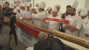 Une équipe de boulangers franco-italiens ont fabriqué une baguette de 122 mètres à Milan.