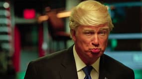Alec Baldwin parodiant Donald Trump dans le Saturday Night Live.