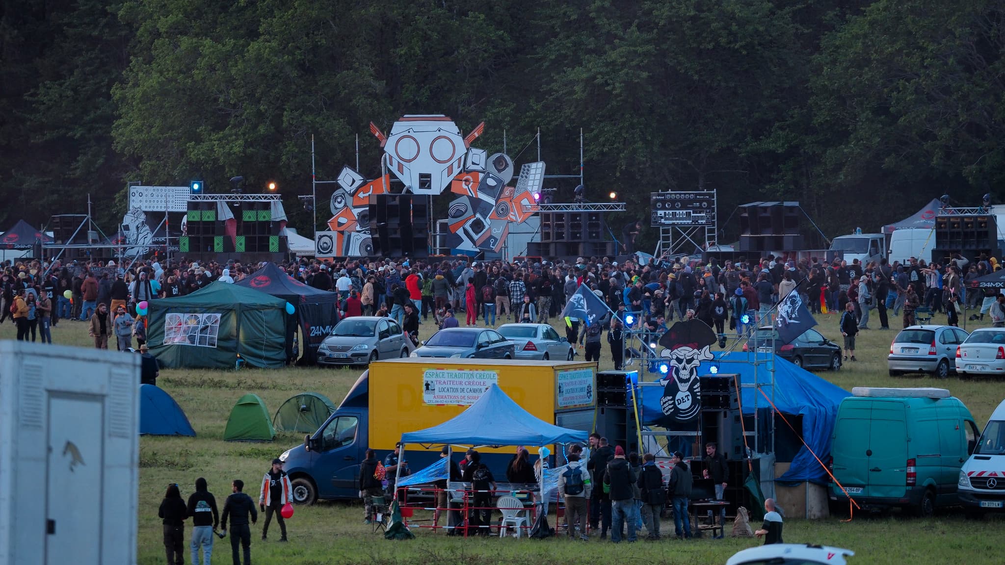 Teknival dans l'Indre les départs se poursuivent, la fin de l