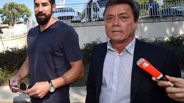 Nikola Karabatic et son avocat, Me Phung, à leur arrivée au tribunal correctionnel de Montpellier.