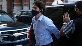 Le Premier ministre canadien Justin Trudeau arrive à son bureau à Ottawa, le 30 juillet 2020 (Photo d'illustration)