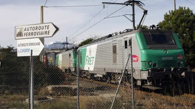 L'autoroute ferroviaire va coûter 310 millions d'euros de plus.