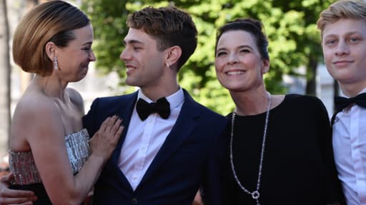 Xavier Dolan et les acteurs de son film "Mommy", couronné samedi à Cannes du prix du jury.