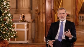 Le roi d'Espagne Felipe VI prononce son traditionnel discours de réveillon de Noël au Palais Royal de Madrid et diffusé publiquement le 24 décembre 2024.
