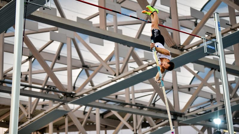 Perche: blessé au mollet, Lavillenie forfait pour l'Euro en salle