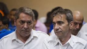 Pascal Fauret (gauche) et Bruno Odos (droite) sont les pilotes du jet qui transportait 25 valises de cocaïne.