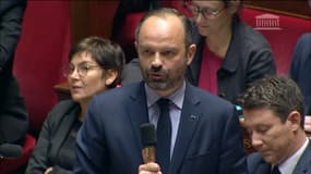 "Avez-vous déjà eu connaissance d'une telle augmentation de 100 euros du salaire minimum" a répondu Édouard Philippe au député PS, Olivier Faure.