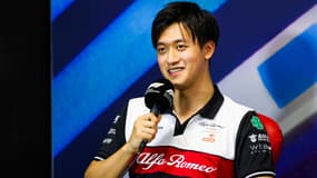 Le pilote chinois Guanyu Zhou face à la presse, le 21 juillet 2022