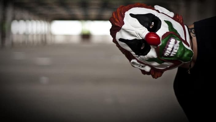 Un journaliste et sa société de production ont reçu un rappel à la loi, ce jeudi, après avoir tenté de bidonner un reportage sur les faux clowns à Douai. (Photo d'illustration)