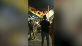 Un pont s'est effondré dans la nuit du 3 au 4 mai 2021 à Mexico (Mexique), alors qu'un métro passait dessus.