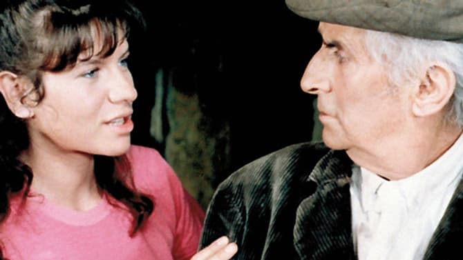 Christine Dejoux et Louis de Funès dans La Soupe aux choux Christine Dejoux et Louis de Funès dans La Soupe aux choux