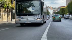 Un bus circulant sur la commune d'Argenteuil (Val-d'Oise).