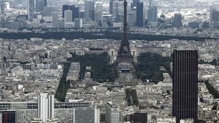 Louer son appartement à la nuit, à la semaine ou au mois : la formule, qui allie forte rentabilité et fiscalité alléchante, a de quoi attirer les investisseurs, mais elle n'est pas du goût de la Mairie de Paris, qui sévit pour empêcher les logements de la