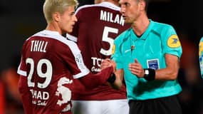 Vincent Thill et l'arbitre M. Lesage