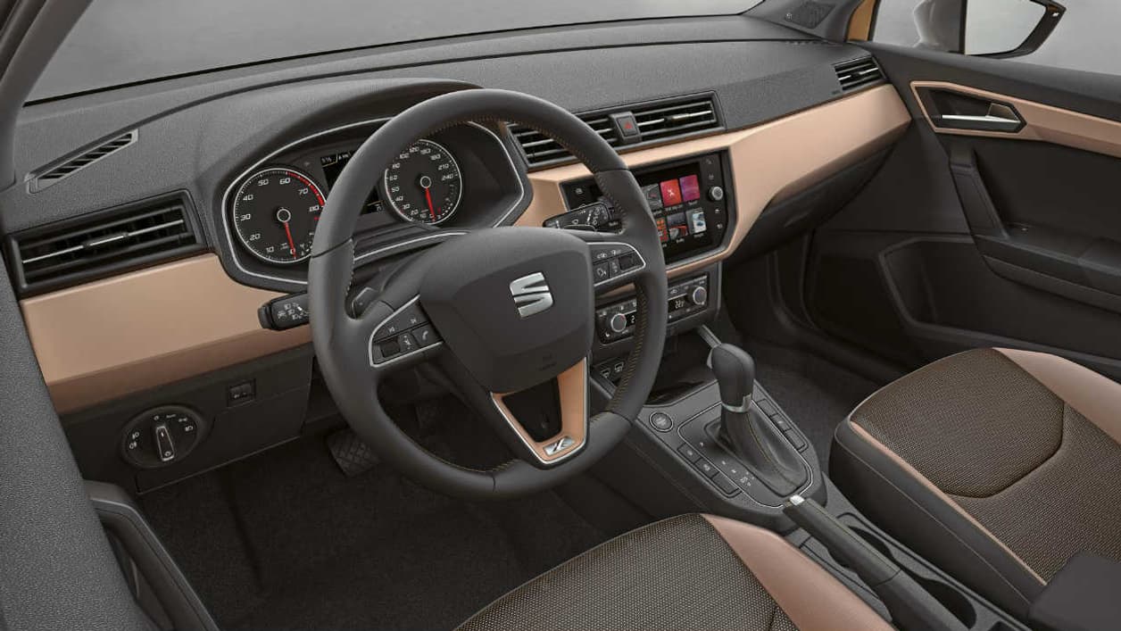 L'utilisation de la plateforme MQB a permis à Seat de donner plus de place aux passagers dans l'habitacle, notamment à l'arrière. L'utilisation de la plateforme MQB a permis à Seat de donner plus de place aux passagers dans l'habitacle, notamment à l'arrière.