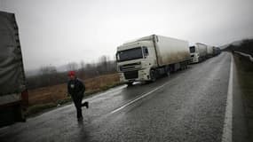 Les pays de l'Union européenne qui imposent une taxe kilométrique aux poids lourds, comme le fera la France à partir de 2013, pourront désormais y inclure les coûts de la pollution sonore et atmosphérique. Les pays de l'Union européenne peuvent actuelleme