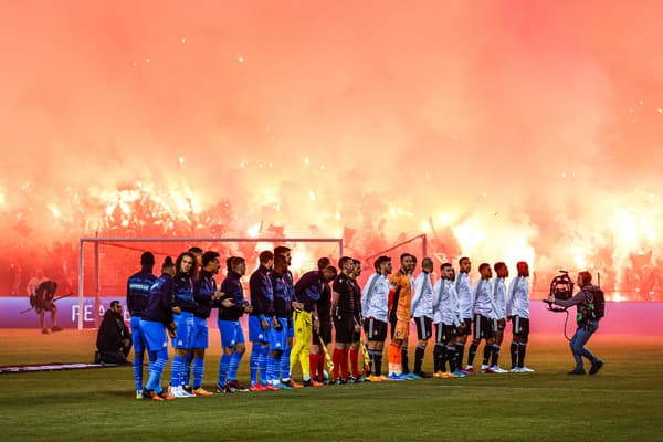 La chaude ambiance au coup d'envoi de Feyenoord-OM