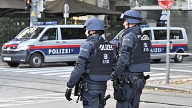 Des policiers autrichiens, le 3 novembre 2020 à Vienne.