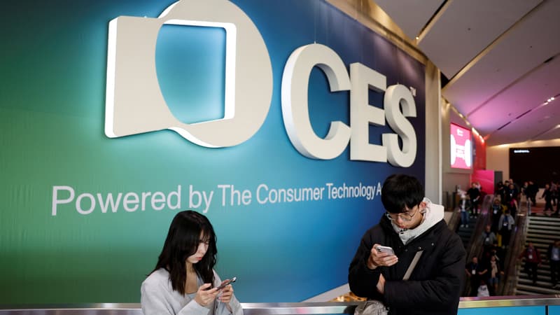 CES 2026 - Jour 2: Intel à la conquête des clones des Steam Deck, Motorola se plie en deux avec son Razr Fold, Razer remet une couche avec son compagnon IA, une belle journée à Las Vegas
