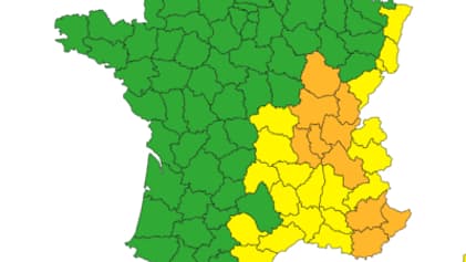 Dix départements sont placés en vigilance orange pour canicule par Météo-France, le 10 juillet 2023 Dix départements sont placés en vigilance orange pour canicule par Météo-France, le 10 juillet 2023