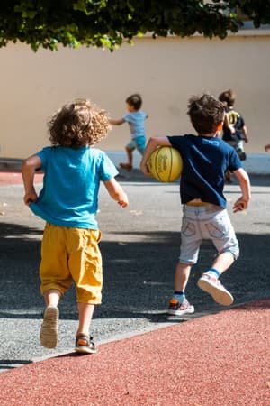 "On a envie de tout casser": la rage et l'impuissance des parents d'enfants victimes de violences sexuelles dans le périscolaire