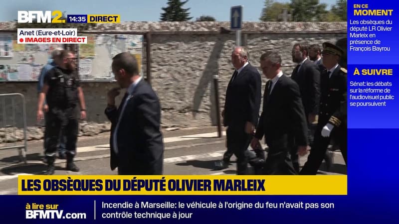 L'arrivée de François Bayrou, Gérald Darmanin et Bruno Retailleau aux obsèques d'Olivier Marleix