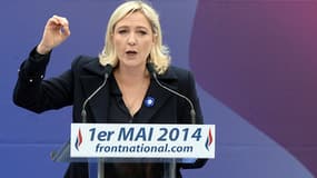 Marine Le Pen place de l'Opéra à Paris jeudi 1er mai.