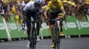 Nairo Quintana devant le maillot jaune Chris Froome
