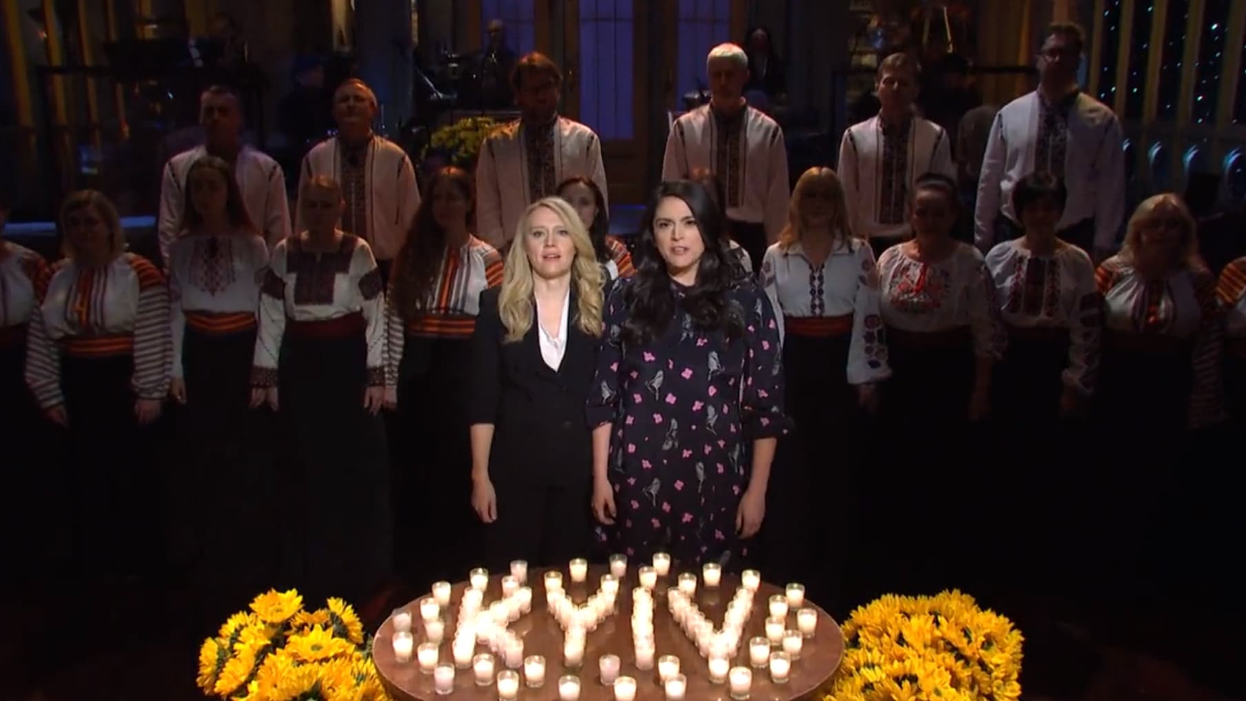 „Saturday Night Live“ beginnt mit „Pray for Ukraine“ des New York Choir