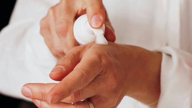 3 crèmes hydratantes à petit prix, parfaites pour avoir la peau douce toute la journée