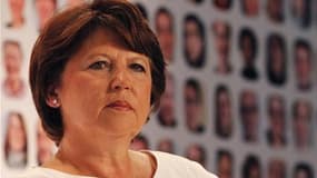 Première femme à présider la France si elle devait entrer à l'Elysée, la candidate à la primaire socialiste Martine Aubry organise mercredi soir à Paris une réunion publique sur l'égalité hommes-femmes, thème-phare de son programme pour 2012. /Photo prise