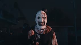 Le film "Terrifier 2", sorti le 6 octobre dans les salles américaines, choque certains spectateurs jusqu'à les faire vomir et tomber dans les pommes.  