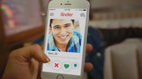 Les applications comme Tinder sont particulièrement prisées à Paris.