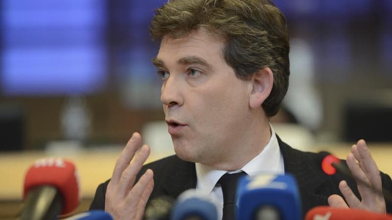 Arnaud Montebourg a répliqué dimanche aux critiques de Pascal Lamy, directeur général sortant de l'Organisation mondiale du commerce, en déclarant que "les béats admiratifs" du libre-échange "se sont gravement trompés". /Photo prise le 12 février 2013/REU