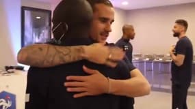 L'accolade d'Anrtoine Griezmann pour N'Golo Kanté