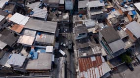 Vue aérienne de la favela Complexo do Alemao à Rio de Janeiro, au Brésil, le 24 janvier 2025. (Photo d'illustration)