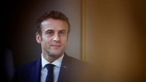 Le président Emmanuel Macron lors d'une cérémonie à l'occasion des 60 ans des accords d'Evian, mettant fin à la guerre d'Algérie, le 19 mars 2022 à l'Elysée, à Paris