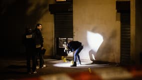 La police sur les lieux de l'explosion d'une grenade, à Grenoble, le 12 février 2025.