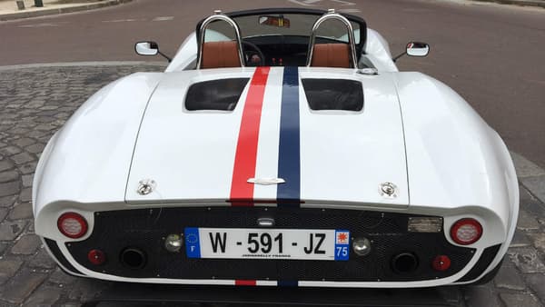 La trentaine de salariés de Jannarelly fabriquent en interne le châssis tubulaire, la carrosserie, s’occupent de la peinture, assemblent le véhicule. Seuls les éléments mécaniques et de sécurité sont acheter à l’extérieur. La trentaine de salariés de Jannarelly fabriquent en interne le châssis tubulaire, la carrosserie, s’occupent de la peinture, assemblent le véhicule. Seuls les éléments mécaniques et de sécurité sont acheter à l’extérieur.