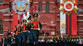 Des soldats russes lors de la répétition générale du défilé militaire à Moscou, samedi 7 mai 2022.