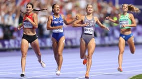 Anaïs Bourgoin lors de sa victoire en repêchages du 800m des JO de Paris 2024