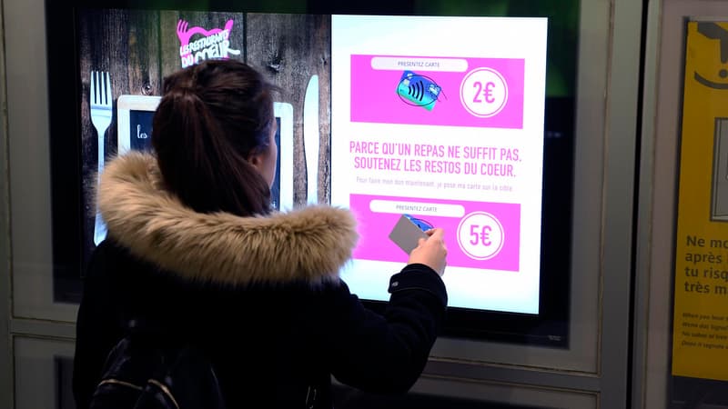 Des écrans pour faire des dons dans le métro