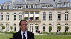 François Hollande, qui s'est finalement "ravisé" pour se plier à la traditionnelle interview télévisée du 14-Juillet, a assuré dimanche que la reprise était "là" et a invité les Français à ne pas "céder au pessimisme" en fixant des perspectives pour l'éco