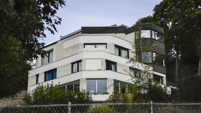 Le footballeur brésilien s'est installé dans une banlieue cossue à l'ouest de Paris