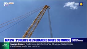 Essonne: l'une des plus grandes grues du monde à Massy