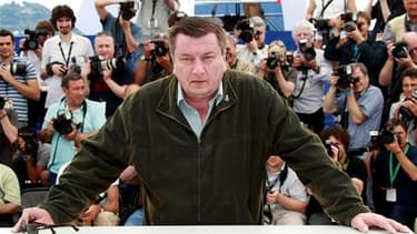 Le réalisateur Aki Kaurismäki a présenté mardi à Cannes "Le Havre", l'histoire d'une rencontre entre un monsieur âgé, qui a gardé sa fibre bohème et contestataire, et un gamin africain, par ailleurs immigré clandestin. /Photo prise le 17 mai 2011/REUTERS/