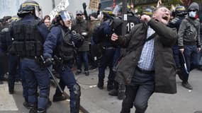 A Paris, la manifestation a dégénéré