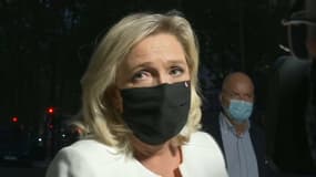 Marine Le Pen à la sortie de Matignon ce mardi soir.