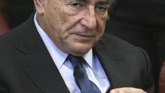 Les accusations portées contre Dominique Strauss-Kahn, inculpé pour agression sexuelle contre une femme de chambre d'un hôtel de New York, sont sur le point de s'effondrer, écrit jeudi le New York Times. /Photo prise le 6 juin 2011/REUTERS/Allan Tannenbau